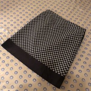 Ann Taylor black and white pencil skirt